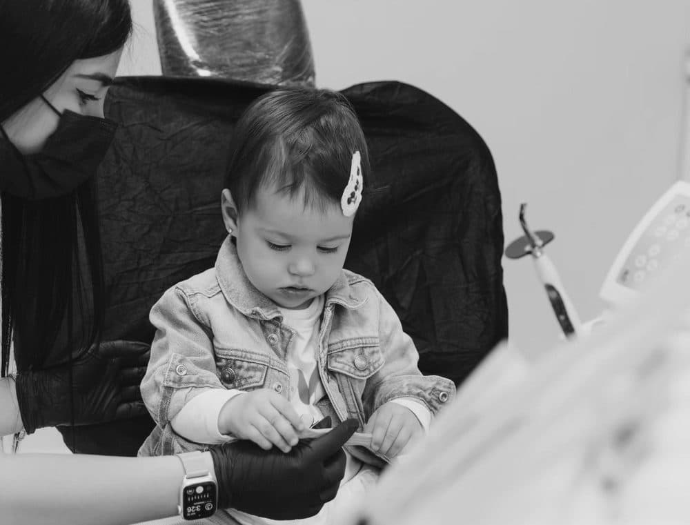 Një pacient i vogël në studio